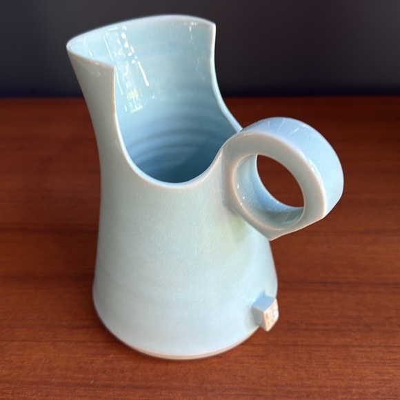 Julie McKinnon creamer pitcher /planter celadon glaze - Picture 3 of 6